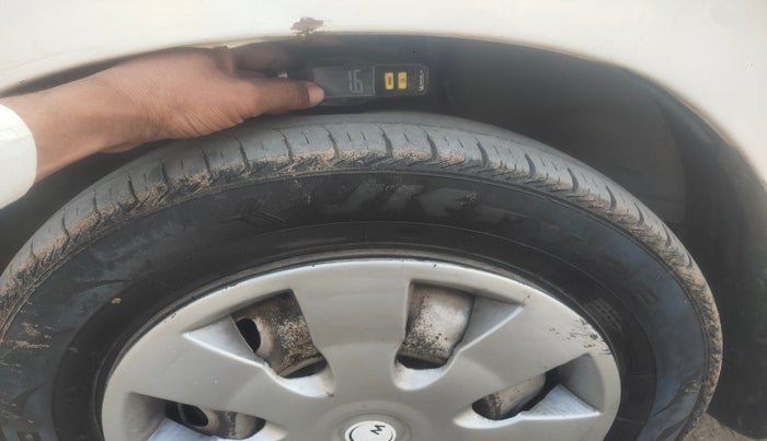 2011 Maruti Zen Estilo LXI, Petrol, Manual, 1,38,954 km, tyre