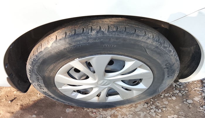 2022 Maruti Swift VXI, Petrol, Manual, 62,454 km, tyre