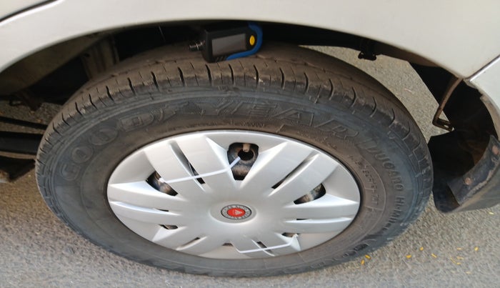 2016 Maruti Alto 800 LXI, Petrol, Manual, 82,981 km, tyre