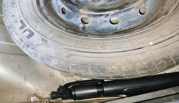 2016 Maruti Alto 800 LXI, Petrol, Manual, 82,981 km, tyre