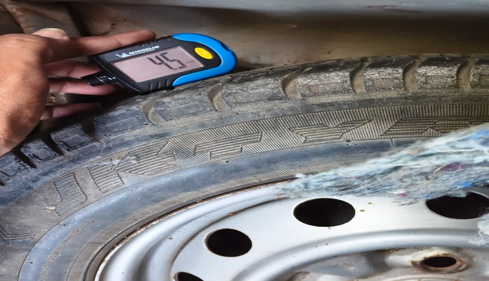 2012 Hyundai Eon ERA +, Petrol, Manual, 93,732 km, tyre