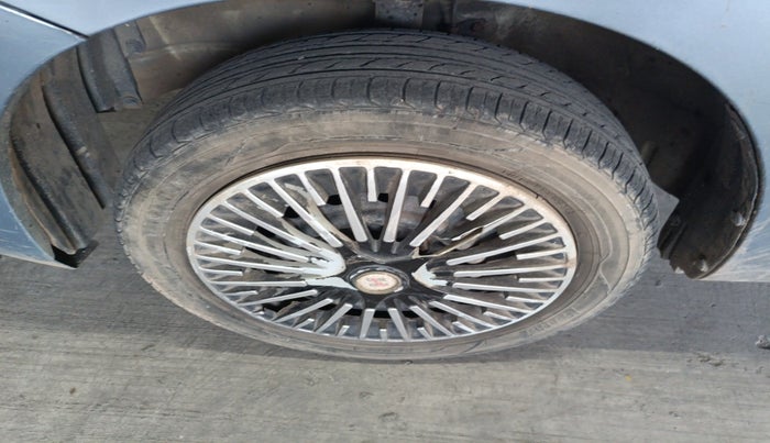 2013 Maruti Wagon R 1.0 VXI, Petrol, Manual, 27,360 km, tyre