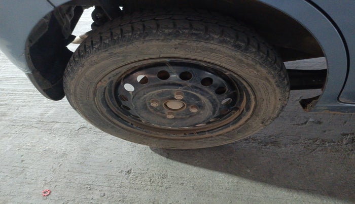 2013 Maruti Wagon R 1.0 VXI, Petrol, Manual, 27,360 km, tyre