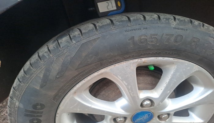 2012 Ford Figo TITANIUM 1.4 DIESEL, Diesel, Manual, 2,74,339 km, tyre