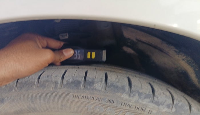 2021 Maruti Baleno ZETA PETROL 1.2, Petrol, Manual, 33,922 km, tyre