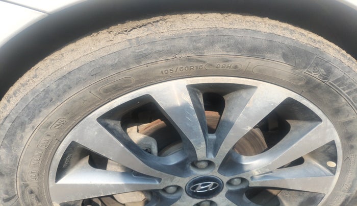 2013 Hyundai Verna FLUIDIC 1.6 VTVT SX, Petrol, Manual, 1,09,796 km, tyre