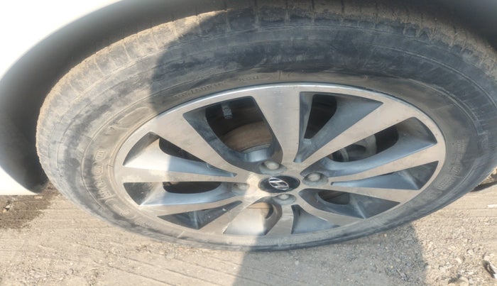 2013 Hyundai Verna FLUIDIC 1.6 VTVT SX, Petrol, Manual, 1,09,796 km, tyre