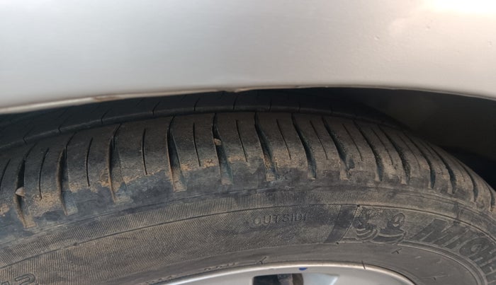 2013 Maruti Ritz ZXI, Petrol, Manual, 97,685 km, tyre