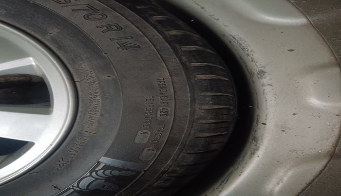 2013 Maruti Ritz ZXI, Petrol, Manual, 97,685 km, tyre