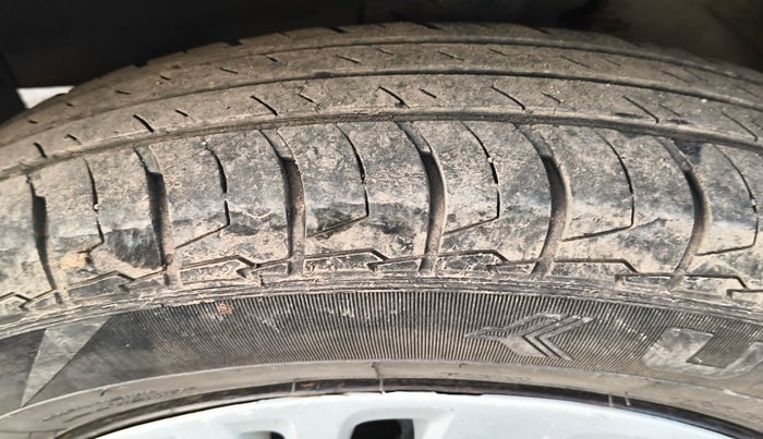 2011 Maruti Swift Dzire VXI, Petrol, Manual, 1,25,740 km, tyre