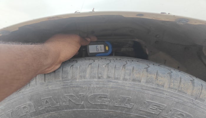 2011 Mahindra Xylo E4, Diesel, Manual, 1,93,383 km, tyre