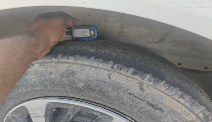 2011 Mahindra Xylo E4, Diesel, Manual, 1,93,383 km, tyre