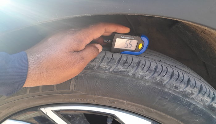 2024 KIA SONET HTK (O) 1.2 Petrol MT, Petrol, Manual, 29,356 km, tyre