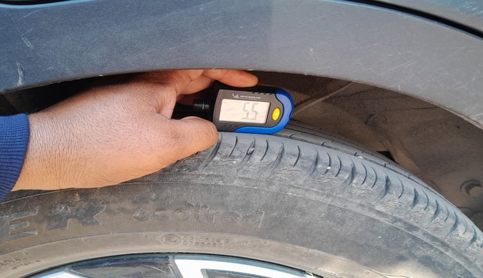 2024 KIA SONET HTK (O) 1.2 Petrol MT, Petrol, Manual, 29,356 km, tyre