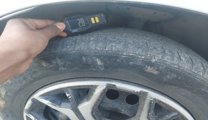 2015 Honda Jazz 1.2L I-VTEC SV, Petrol, Manual, 1,23,003 km, tyre