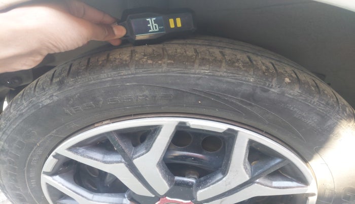 2015 Honda Jazz 1.2L I-VTEC SV, Petrol, Manual, 1,23,003 km, tyre