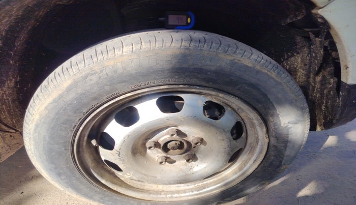 2015 Renault Duster 85 PS RXE DIESEL, Diesel, Manual, 1,24,267 km, tyre