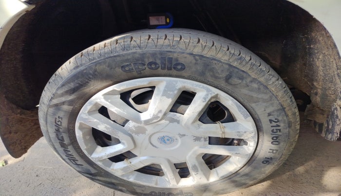 2015 Renault Duster 85 PS RXE DIESEL, Diesel, Manual, 1,24,267 km, tyre