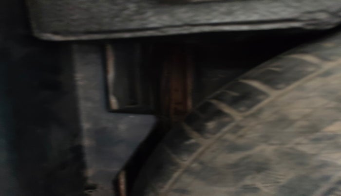 2016 Toyota Camry HYBRID, Hybrid, Automatic, 1,19,286 km, tyre