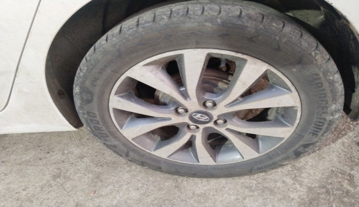 2016 Hyundai Verna 1.6 CRDI SX, Diesel, Manual, 1,84,034 km, tyre