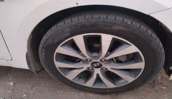 2016 Hyundai Verna 1.6 CRDI SX, Diesel, Manual, 1,84,034 km, tyre