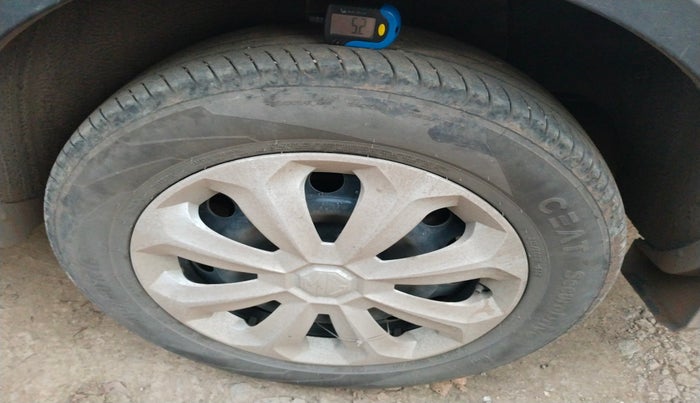 2024 MG ASTOR Sprint 1.5 MT (Ivory), Petrol, Manual, 42,811 km, tyre