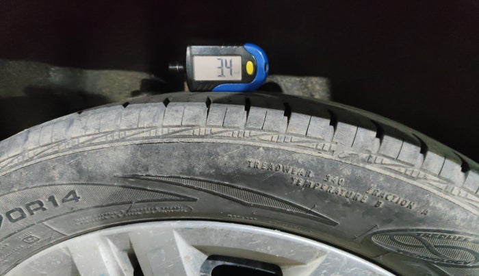 2020 Volkswagen Polo TRENDLINE 1.0L, Petrol, Manual, 43,971 km, tyre