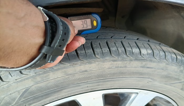 2018 Maruti S Cross ZETA 1.3, Diesel, Manual, 1,43,461 km, tyre