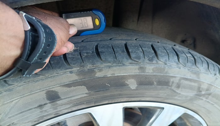 2018 Maruti S Cross ZETA 1.3, Diesel, Manual, 1,43,461 km, tyre