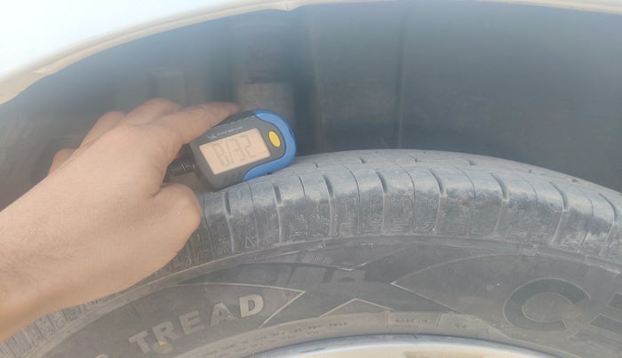 2014 Maruti Swift VXI, Petrol, Manual, 76,209 km, tyre