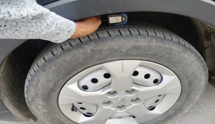 2024 Mahindra XUV300 W4 1.2 PETROL, Petrol, Manual, 13,903 km, tyre