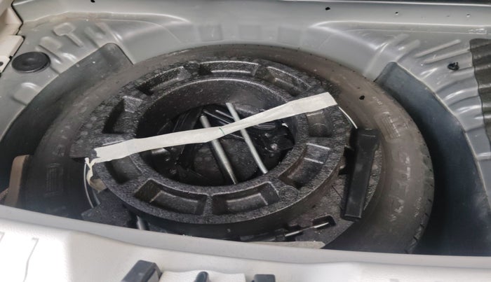 2024 Mahindra XUV300 W4 1.2 PETROL, Petrol, Manual, 13,903 km, tyre