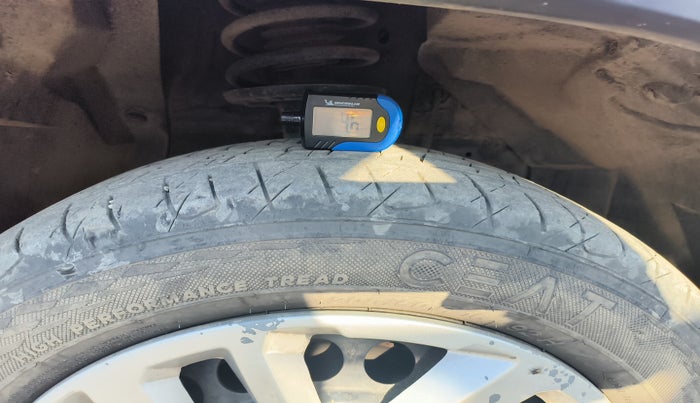 2017 Maruti Vitara Brezza VDI, Diesel, Manual, 87,619 km, tyre