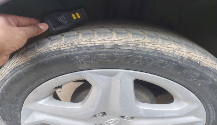 2017 Hyundai Elite i20 ASTA 1.2, Petrol, Manual, 1,07,523 km, tyre