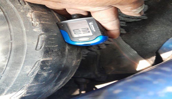 2016 Hyundai Eon ERA +, Petrol, Manual, 1,13,892 km, tyre