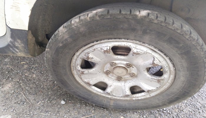 2013 Renault Duster 85 PS RXL DIESEL, Diesel, Manual, 3,02,604 km, tyre