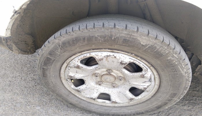 2013 Renault Duster 85 PS RXL DIESEL, Diesel, Manual, 3,02,604 km, tyre