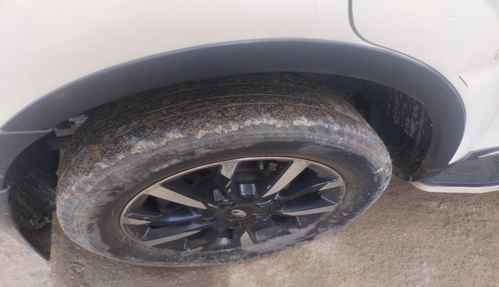 2021 Mahindra XUV500 W11, Diesel, Manual, 89,920 km, tyre