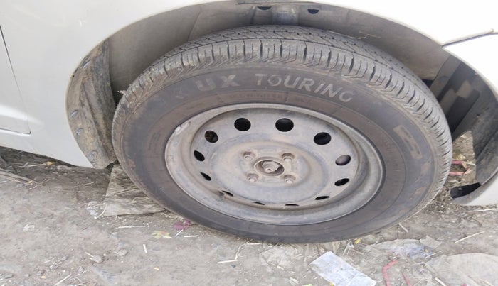 2010 Maruti Swift VDI, Diesel, Manual, 2,09,655 km, tyre