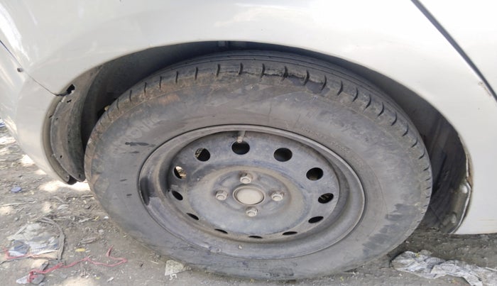 2010 Maruti Swift VDI, Diesel, Manual, 2,09,655 km, tyre