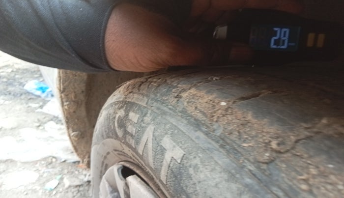 2015 Maruti Ertiga VXI, Petrol, Manual, 87,867 km, tyre