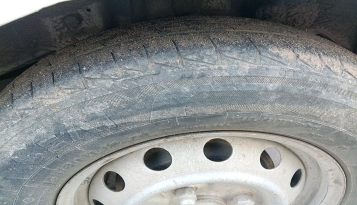 2014 Hyundai Eon D-LITE+, Petrol, Manual, 85,571 km, tyre