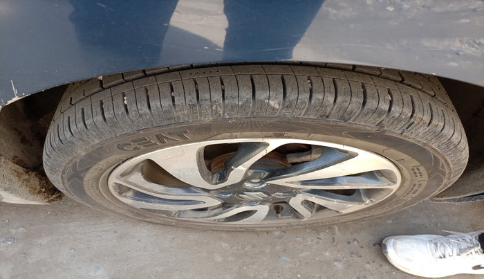 2019 Maruti Baleno ZETA PETROL 1.2, Petrol, Manual, 5,50,000 km, tyre