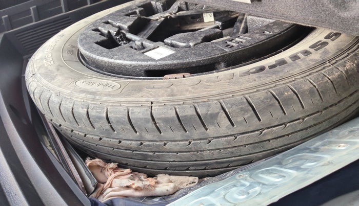 2017 Hyundai Creta SX PLUS 1.6 DIESEL, Diesel, Manual, 1,19,164 km, tyre