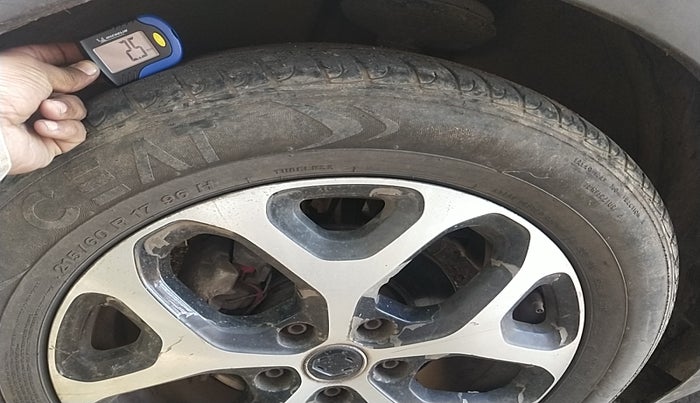 2017 Renault Captur RXT DIESEL, Diesel, Manual, 1,21,924 km, tyre