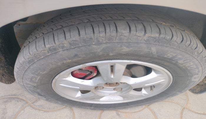 2011 Hyundai i20 ASTA 1.4 CRDI, Diesel, Manual, 1,31,132 km, tyre