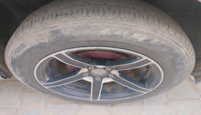 2013 Skoda Rapid ACTIVE 1.6 TDI CR MT, Diesel, Manual, 65,221 km, tyre