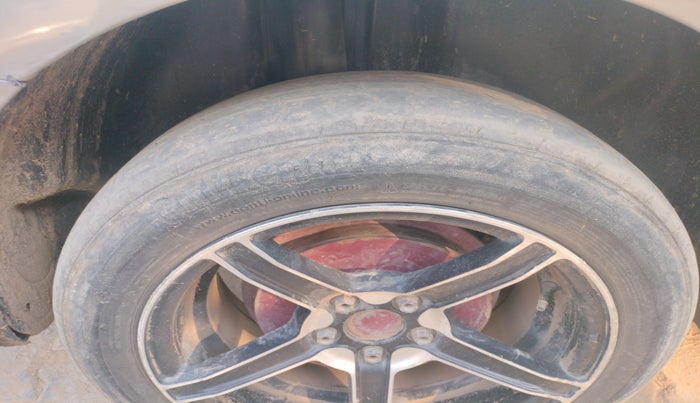 2013 Skoda Rapid ACTIVE 1.6 TDI CR MT, Diesel, Manual, 65,221 km, tyre