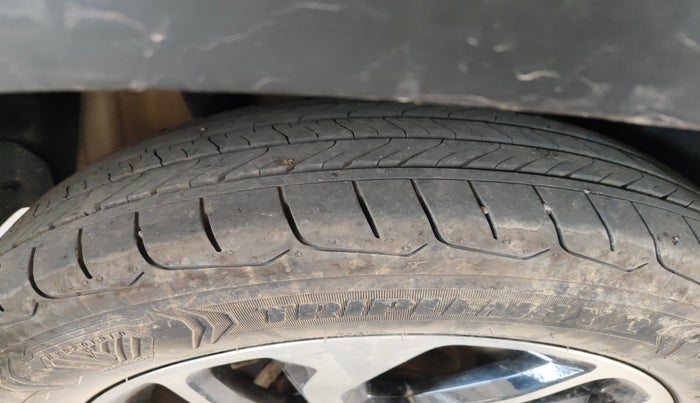 2025 Maruti Invicto ALPHA PLUS 7 STRONG HYBRID , Hybrid, Automatic, 22,707 km, tyre