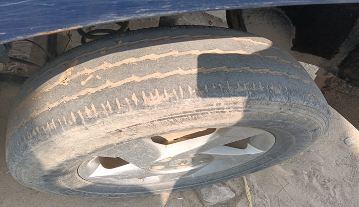 2013 Renault Duster 110 PS RXZ DIESEL, Diesel, Manual, 1,86,175 km, tyre